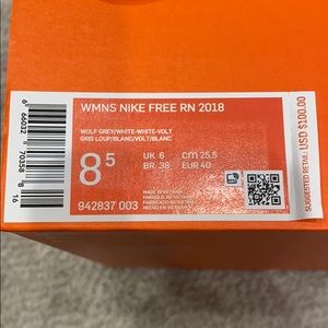 Women’s Nike sneakers in 8.5
